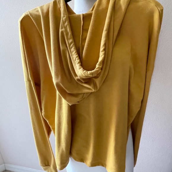 New Mustard light weight hoody size M - Picture 2 of 3